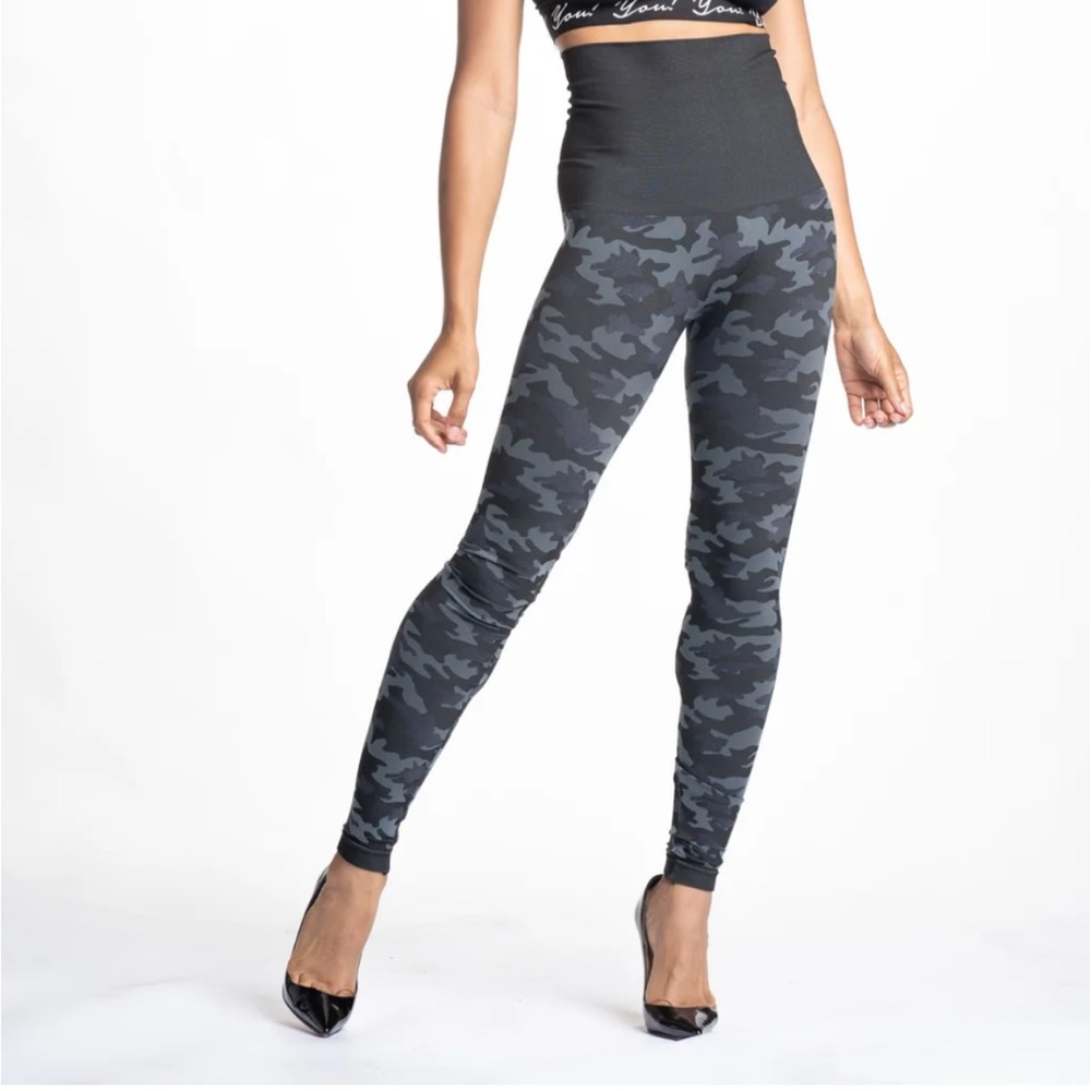 Preggo Leggings Snapback Postpartum Leggings in Black Camo L/XL